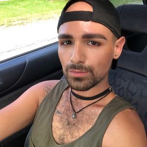 Meet your Posher, Alex